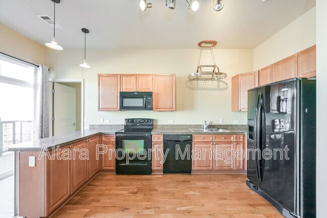 Building Photo - 5401 S Park Terrace Ave