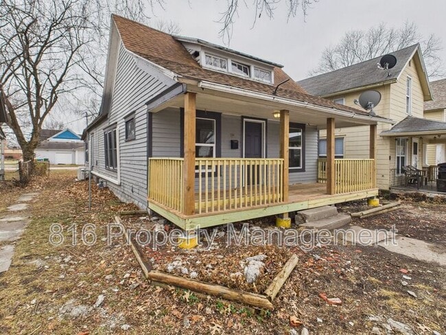 Building Photo - 413 Main St