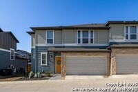 Building Photo - 1020 Vista View Dr