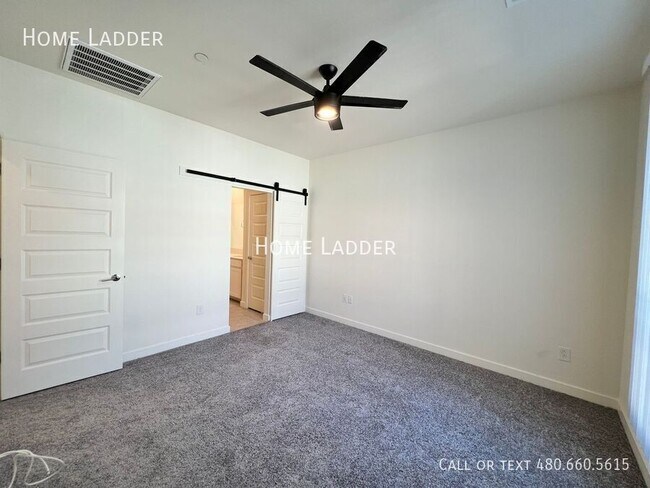 Building Photo - 2722 S Cavalier Dr