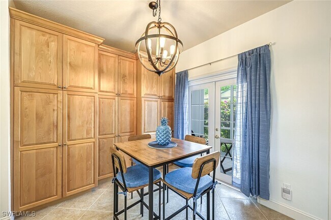 Building Photo - 832 Tanbark Dr