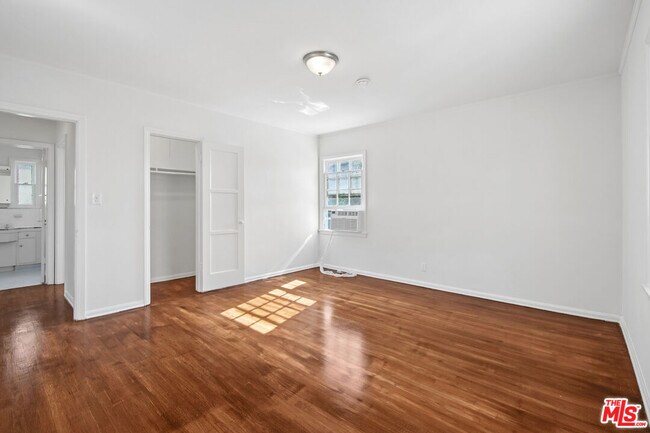 Building Photo - 1047 S Holt Ave