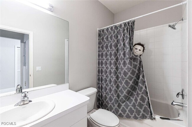 Building Photo - 8550 Kingbird Loop
