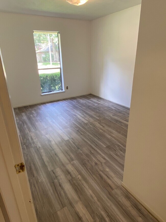 Building Photo - 3706 Hill Springs Dr