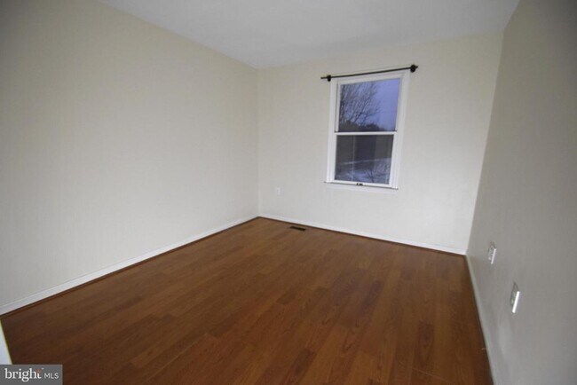 Building Photo - 106 Smithfield Ct