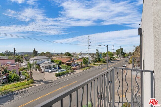 Building Photo - 6006 Klump Ave