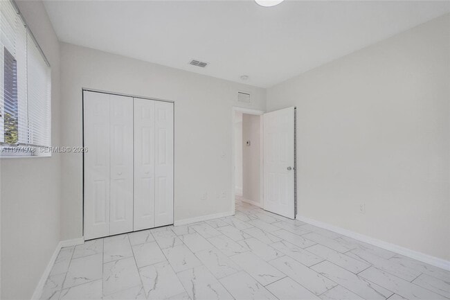 Building Photo - 1945 Calais Dr