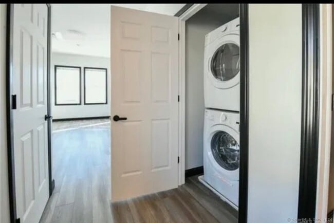 Building Photo - 77 Whiting St