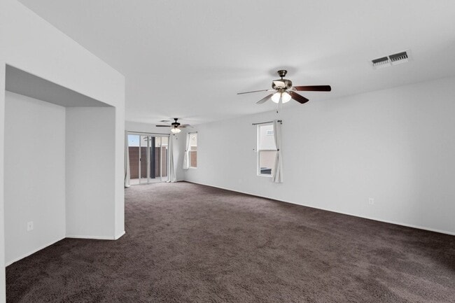 Building Photo - 2220 S Ponderosa Dr