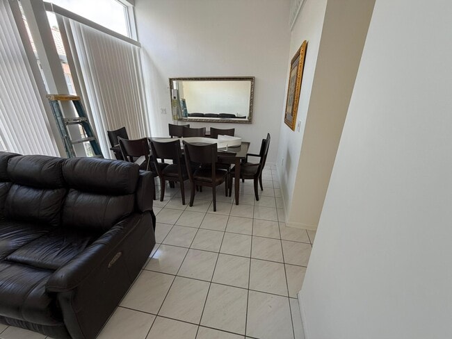 Building Photo - 3780 Amalfi Dr