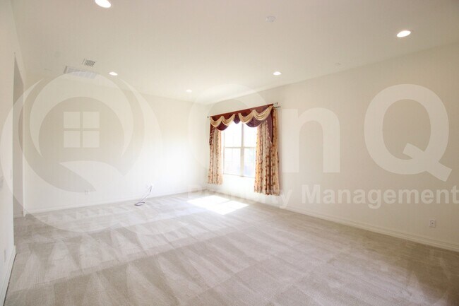Building Photo - 1781 E Aster Pl