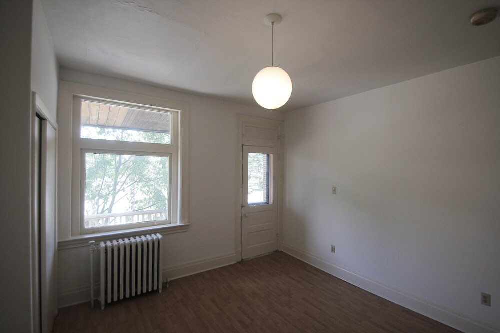 Building Photo - 200 Kelly Ave