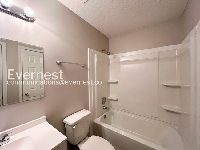 Building Photo - 3914 Santa Fe Loop