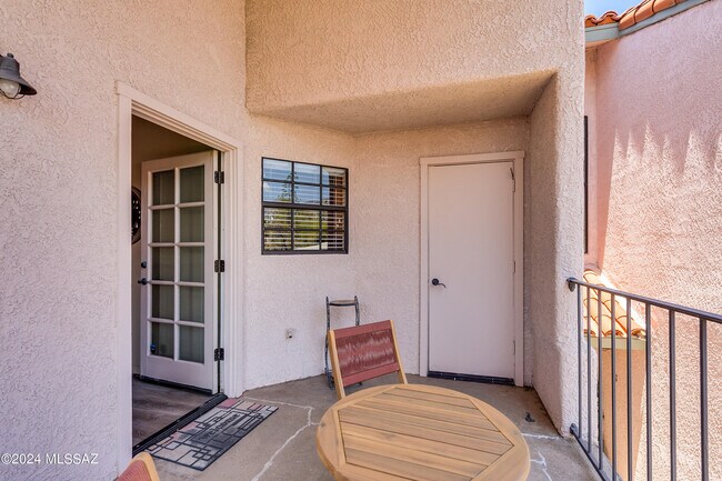 Building Photo - 6441 N Tierra De Las Catalinas