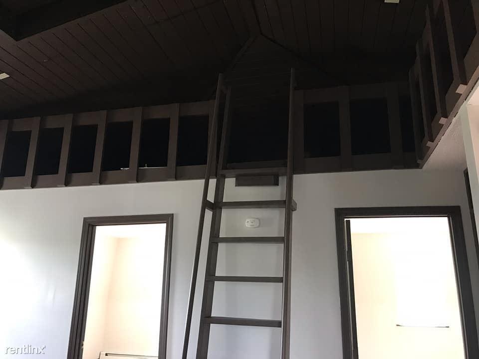 Building Photo - 227 Windsor Ave