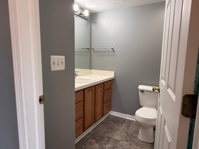 Building Photo - 1401 Millbrook Trail