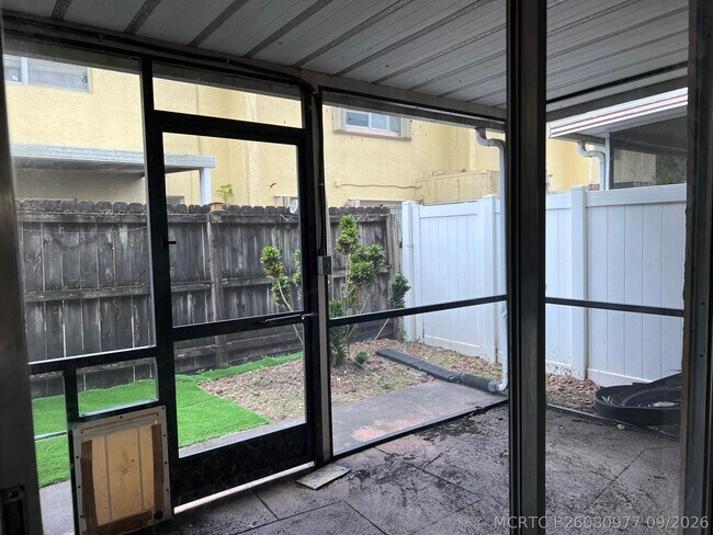Building Photo - 6542 SW 41st St