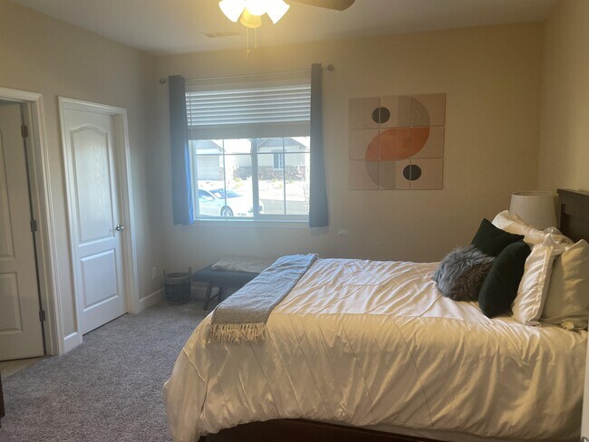 Building Photo - 10510 Rollins Dr