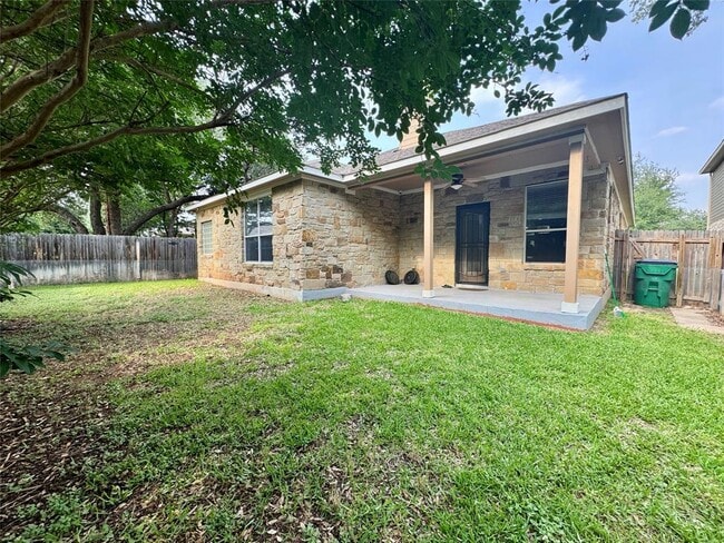 Building Photo - 205 Saddle Ridge Dr