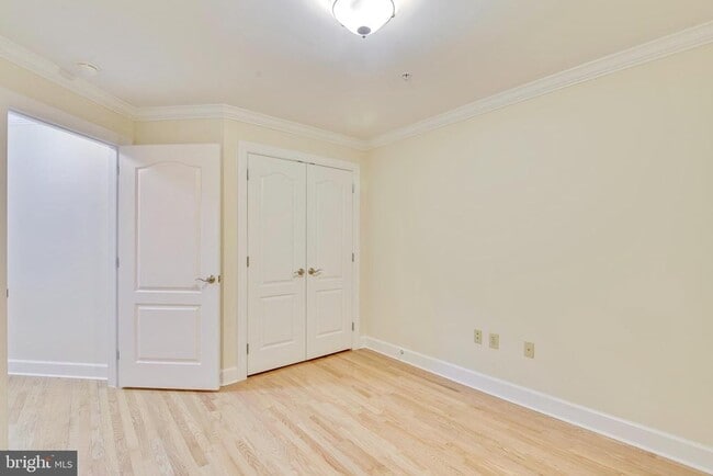 Building Photo - 502 W Broad St