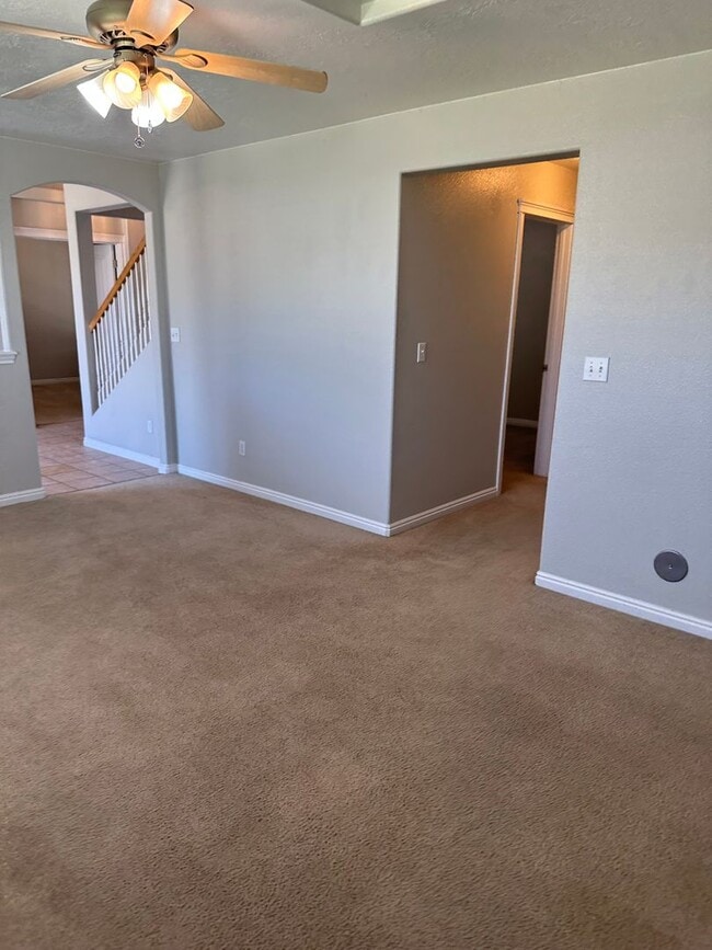 Building Photo - $1,995.00 / Ready Now this 4 bedroom home ...