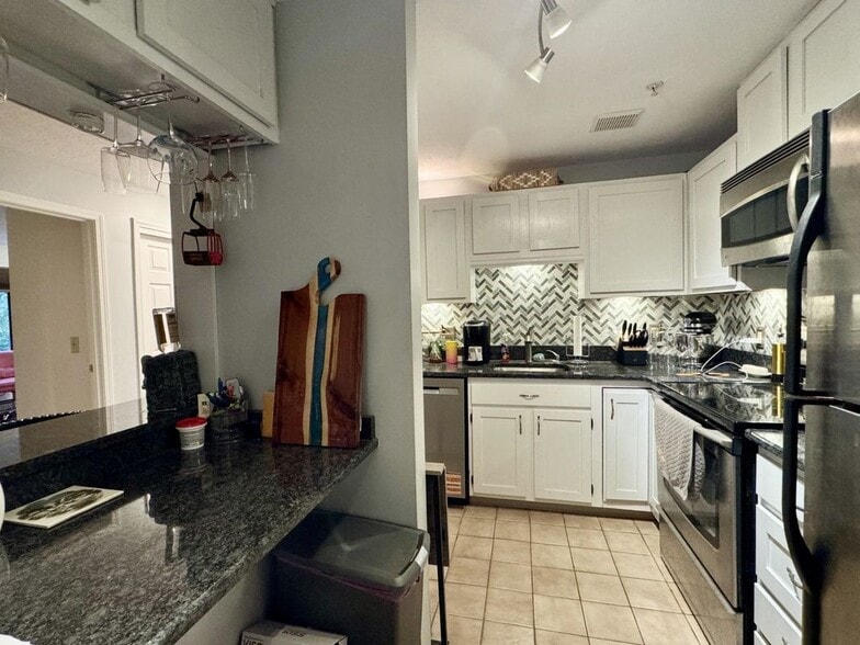 Building Photo - 19 Saco St