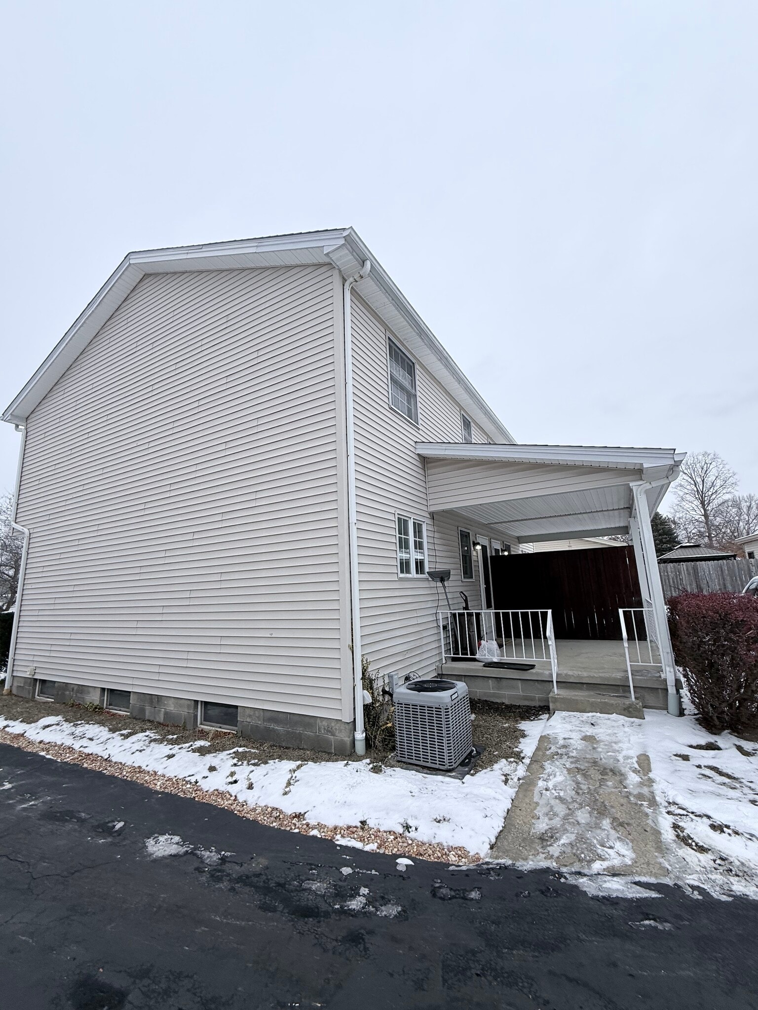 Building Photo - 5885 Callaway Cir