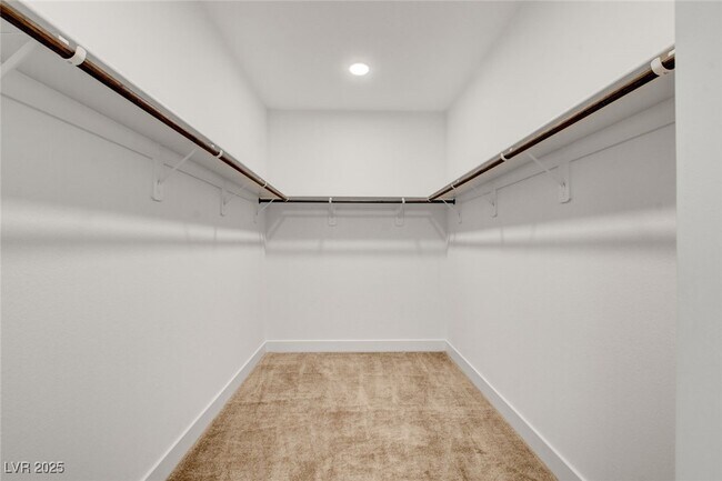 Building Photo - 1305 Azure Jay Ave