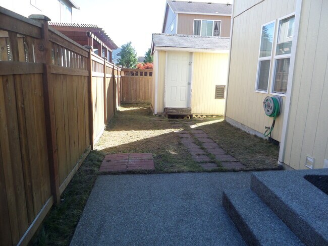 Building Photo - 1117 183 St Ct E
