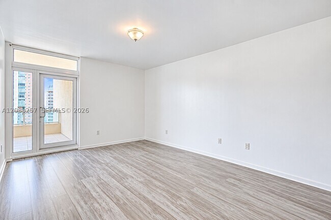 Building Photo - 3340 NE 190th St
