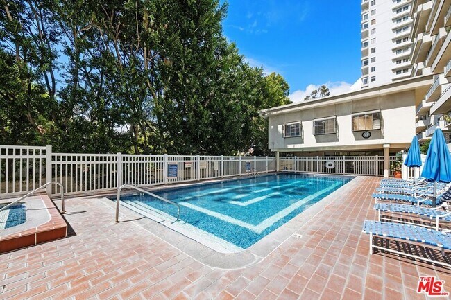 Building Photo - 10535 Wilshire Blvd