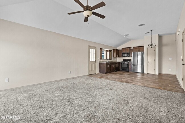 Building Photo - 11629 Flor Achillea