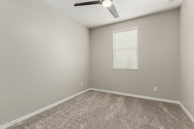 Building Photo - 34924 N Hawley Dr