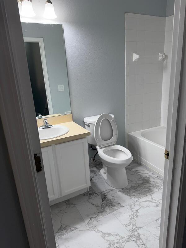 Building Photo - 9832 Carlsdale Dr