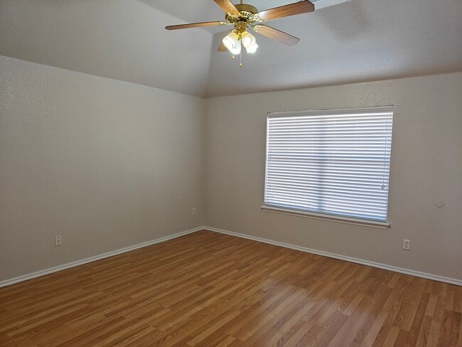 Building Photo - 809 Regiment Way