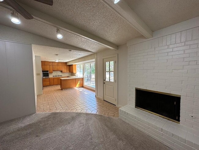Building Photo - 2314 Farnswood Cir