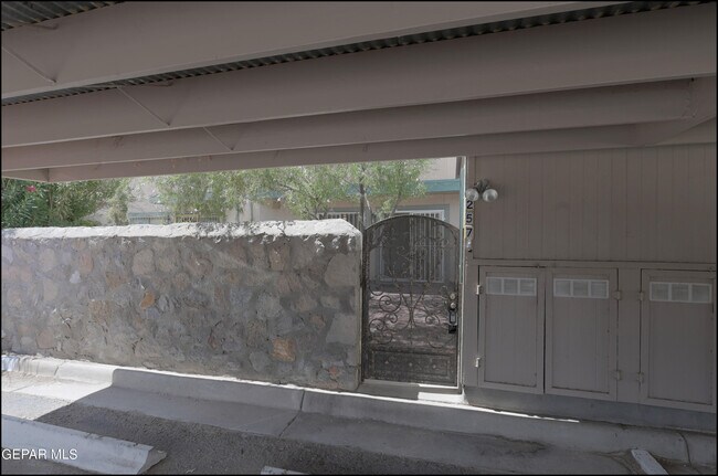 Building Photo - 257 Maricopa Dr