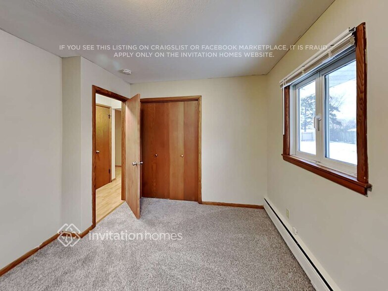 Building Photo - 5050 Mulcare Dr