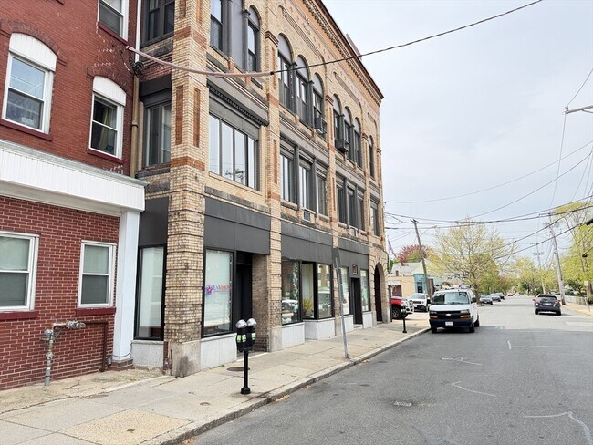 Building Photo - 22 Harvard Ave