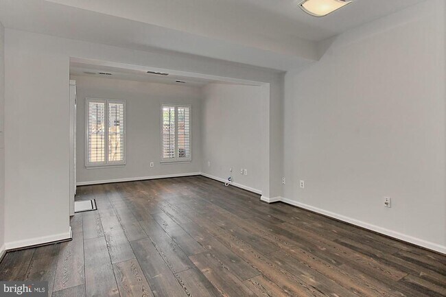 Building Photo - 5120 Grimm Dr