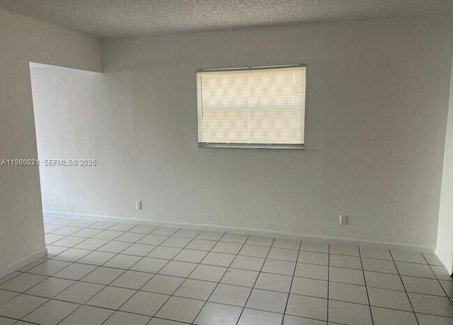 Building Photo - 321 SW 1st Ct