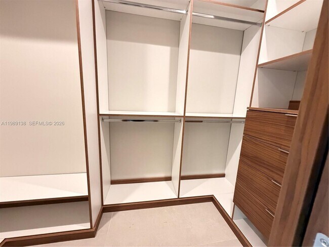 Building Photo - 3200 NE 165th St