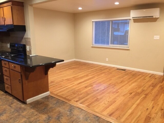 front room - 1440 Hillside Dr