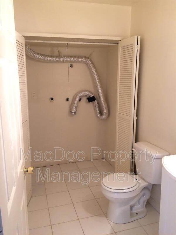 Building Photo - 14674 Pinon Ct