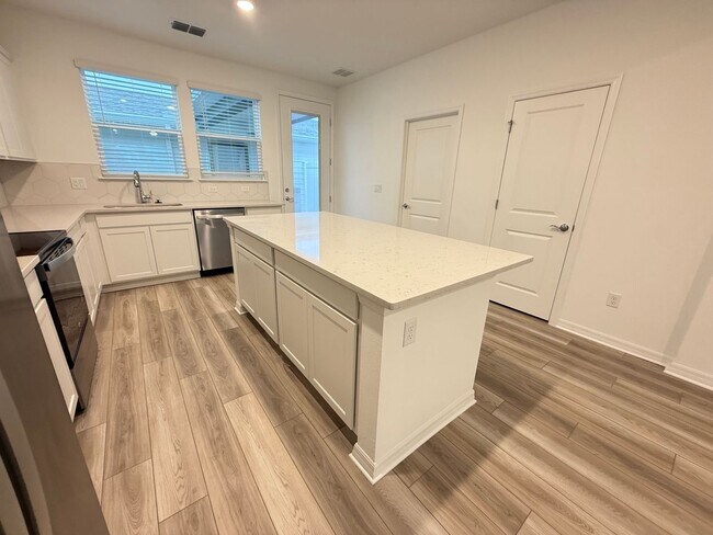 Building Photo - 4553 Orchard View Aly