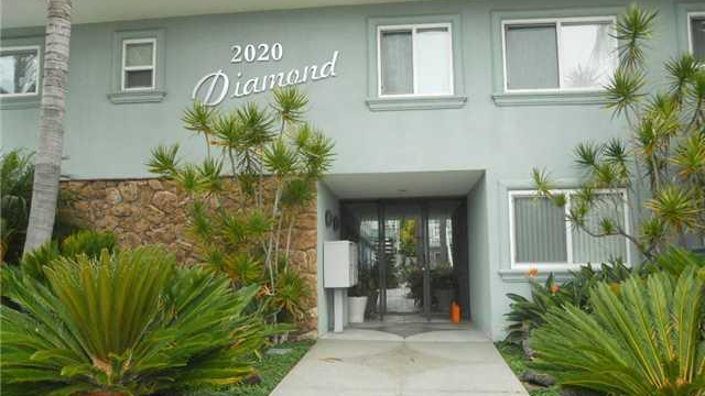 Condominium Main Entrance - 2020 Diamond St