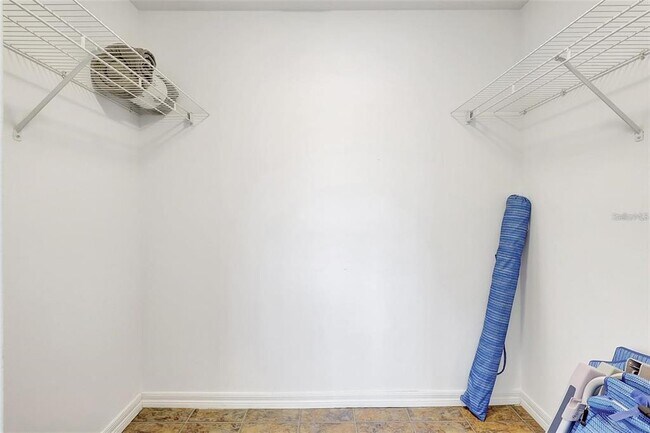 Building Photo - 5500 Bentgrass Dr