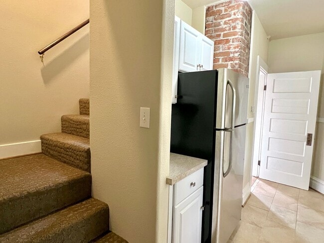 Building Photo - ROSEG01