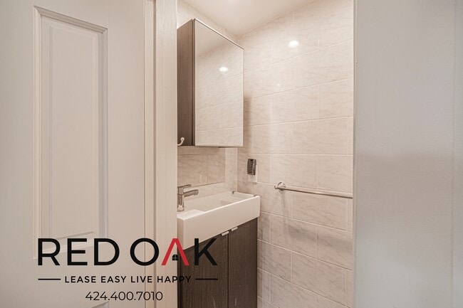 Building Photo - 2421 California Ave