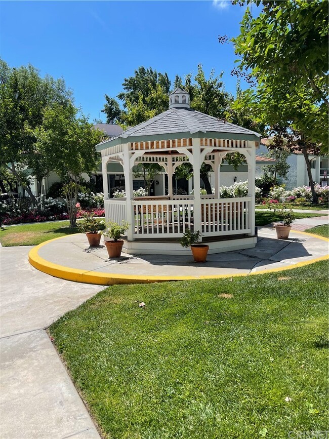 Building Photo - 4714 Park Granada